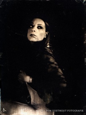 » #1/9 « / Wet plate collodion photo on glass / Blog post by <a href="https://strkng.com/en/model/lysann/">Model Lysann</a> / 2018-04-03 13:02 / Konzeptionell