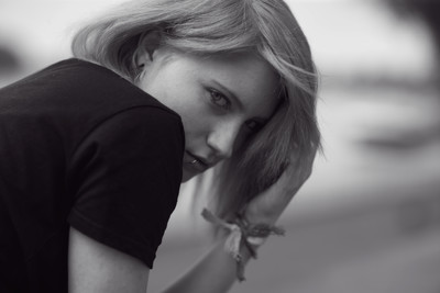 Widerspruch / Konzeptionell / outdoor,monochrome,cologne,hair,musical