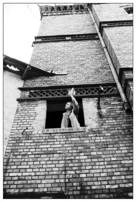 Hello again / Schwarz-weiss / berlin,analog,analogfotografie,hausbesetzung,leerstand,zeitzeuge,schwarzweissfotografie,zeitgeschehen,haraldhauswald,kreuzberg,coberlin,ausstellung,neuedeutschewelle